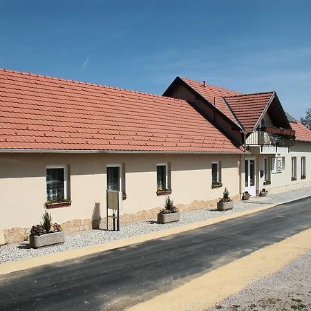 Rembrandt Vendeghaz Otel Kisbér Dış mekan fotoğraf