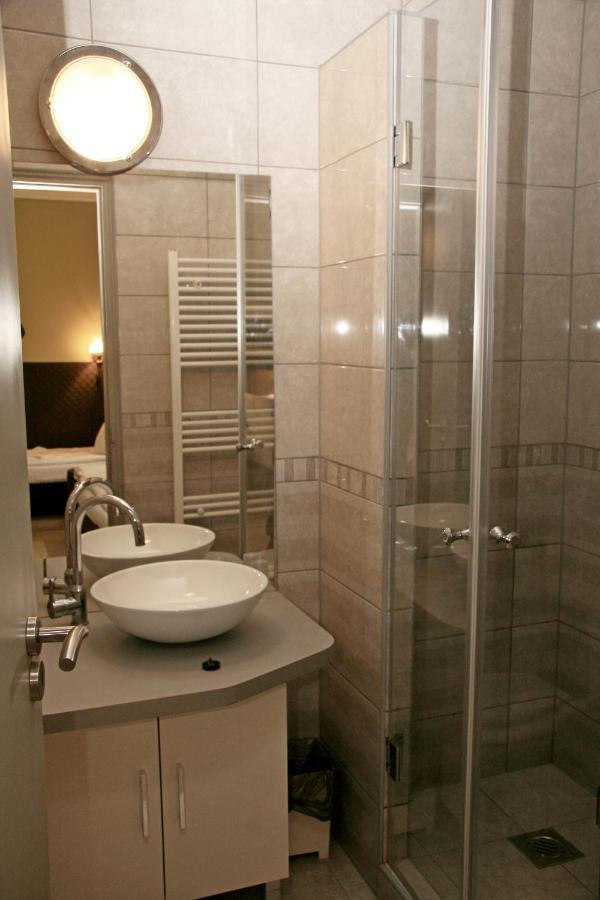 Rembrandt Vendeghaz Otel Kisbér Dış mekan fotoğraf