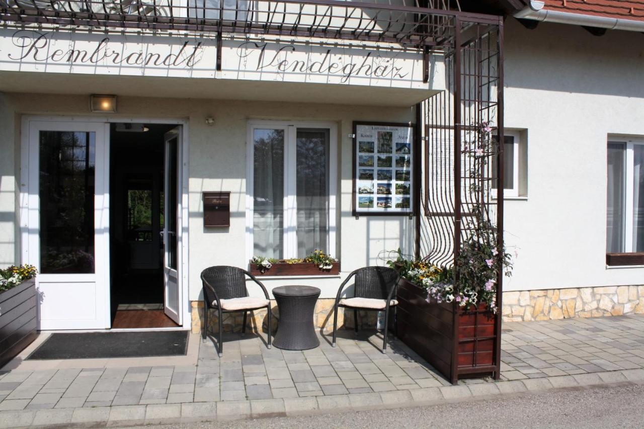 Rembrandt Vendeghaz Otel Kisbér Dış mekan fotoğraf
