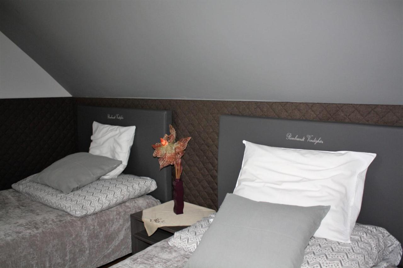 Rembrandt Vendeghaz Otel Kisbér Dış mekan fotoğraf