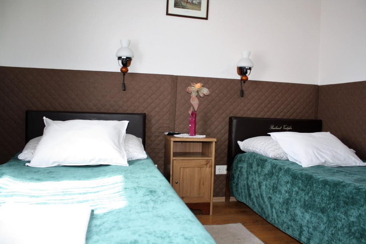 Rembrandt Vendeghaz Otel Kisbér Dış mekan fotoğraf
