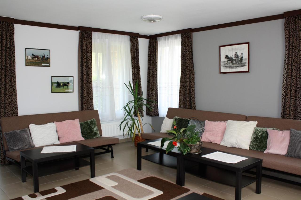 Rembrandt Vendeghaz Otel Kisbér Dış mekan fotoğraf