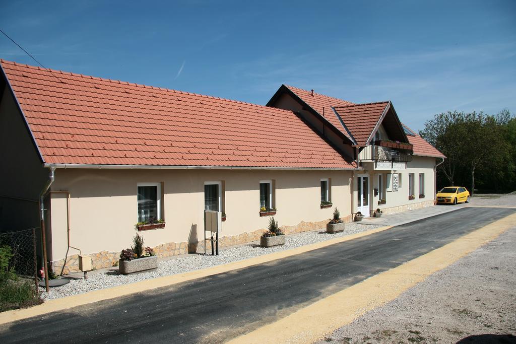 Rembrandt Vendeghaz Otel Kisbér Dış mekan fotoğraf