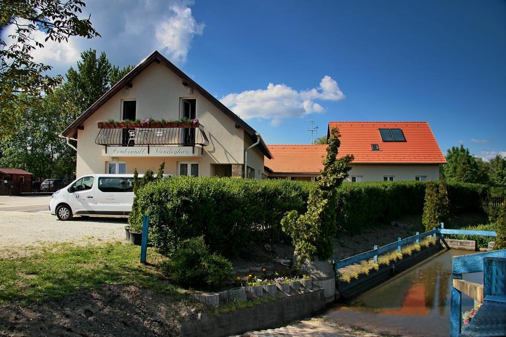 Rembrandt Vendeghaz Otel Kisbér Dış mekan fotoğraf